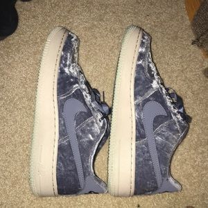 Nike Air Force 1 in blue crushed velvet